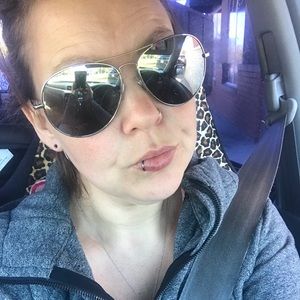 Meet your Posher, Yvonne